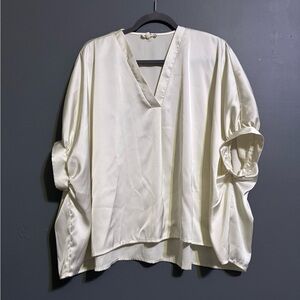 Entro preppy white silky boutique short sleeve blouse size small